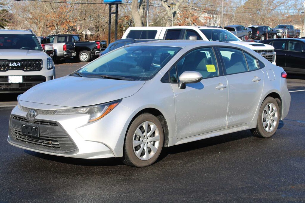 Used 2025 Toyota Corolla LE Sedan