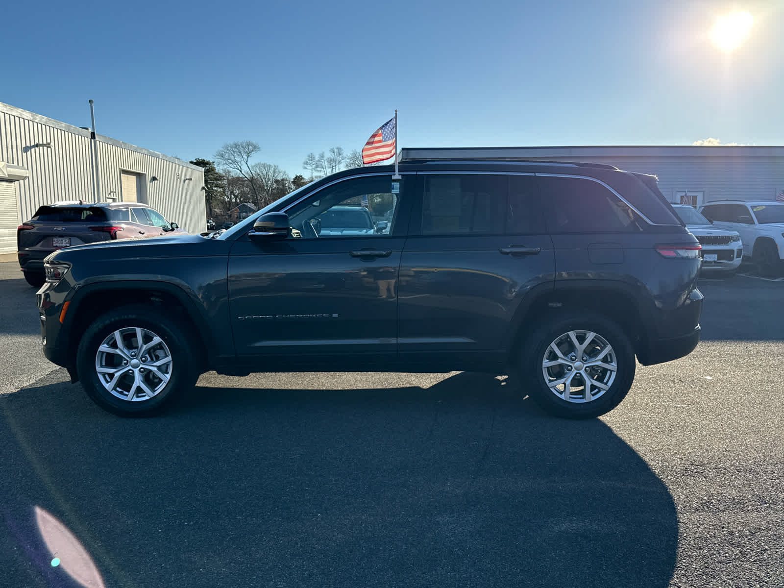 2022 Jeep Grand Cherokee Limited photo 3