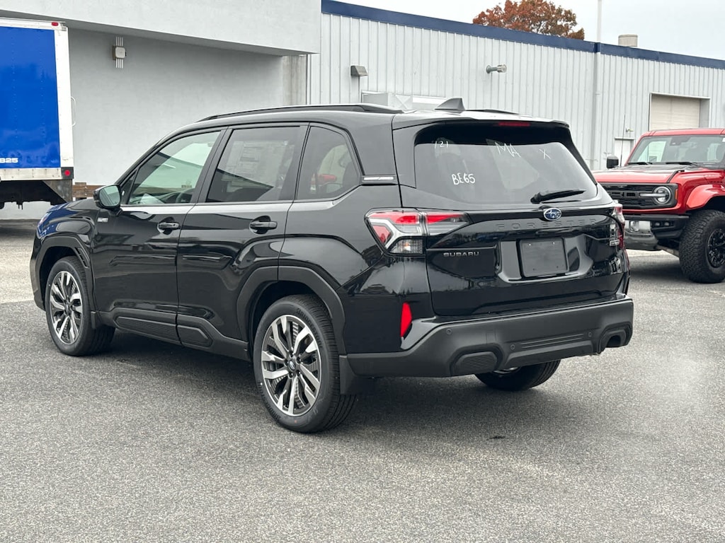 New 2025 Subaru Forester Hybrid Touring SUV