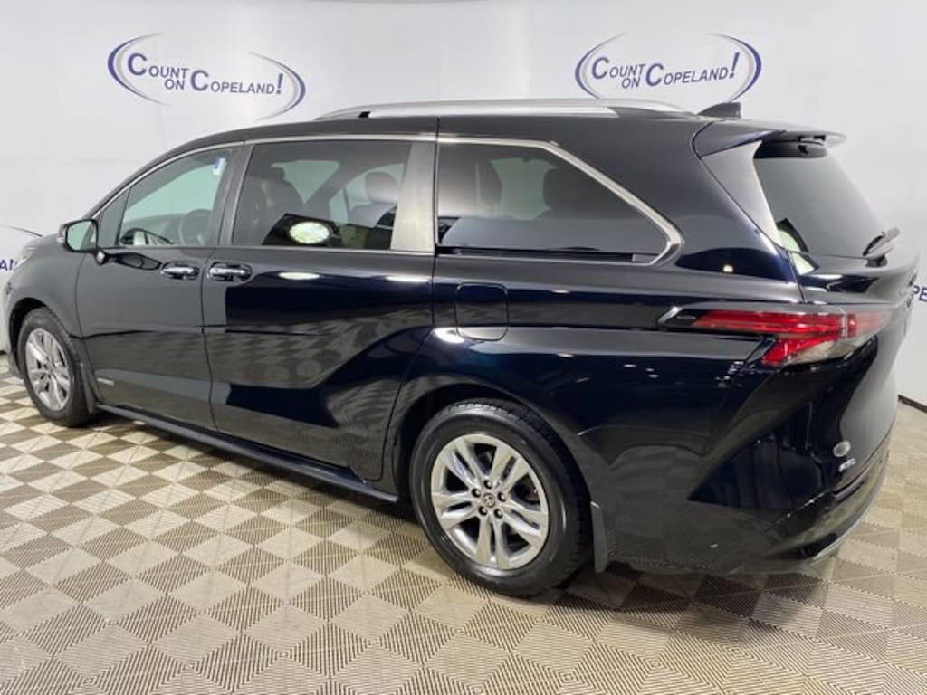 Certified 2021 Toyota Sienna Limited 7 Passenger Van
