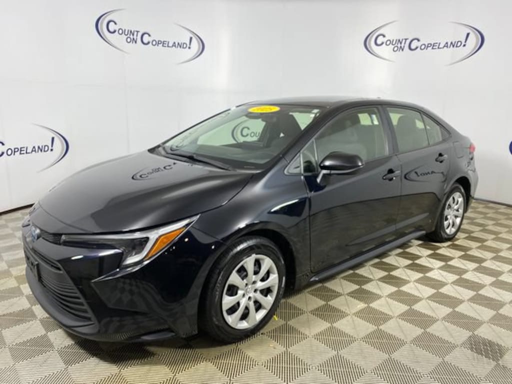Used 2025 Toyota Corolla Hybrid LE Sedan
