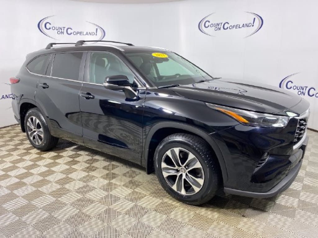 Used 2023 Toyota Highlander XLE SUV