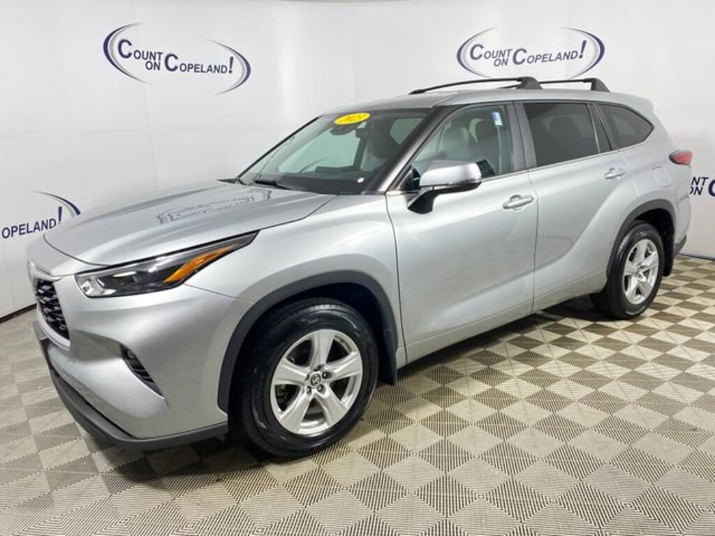Used 2023 Toyota Highlander LE SUV