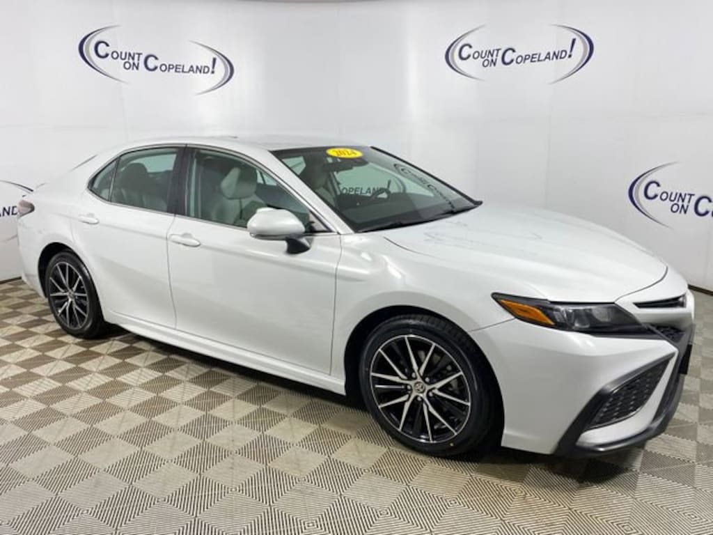 Used 2024 Toyota Camry SE Sedan