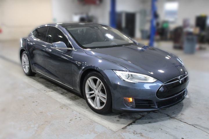 Used 2015 Tesla Model S 85D with VIN 5YJSA1E28FF119902 for sale in Louisville, NE