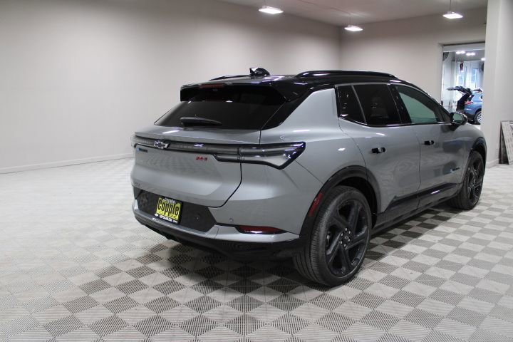 2026 Chevrolet Equinox EV RS - Photo 8