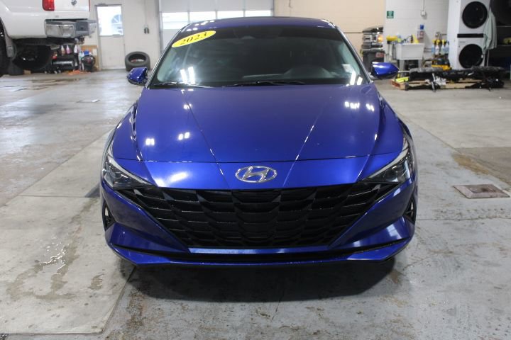 2023 Hyundai Elantra SEL photo 3