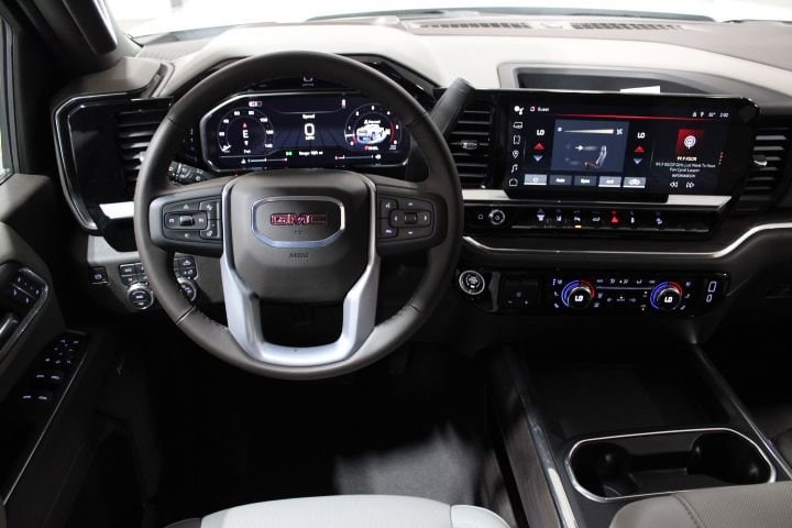 2025 GMC Sierra 2500HD SLT - Photo 26
