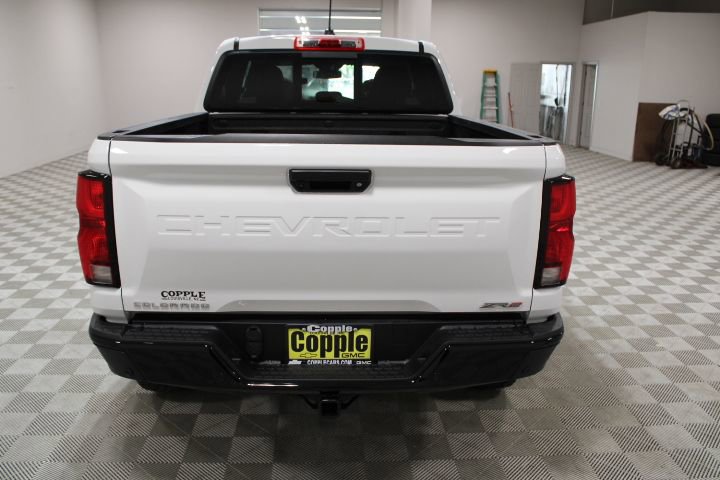 2025 Chevrolet Colorado ZR2 photo 3
