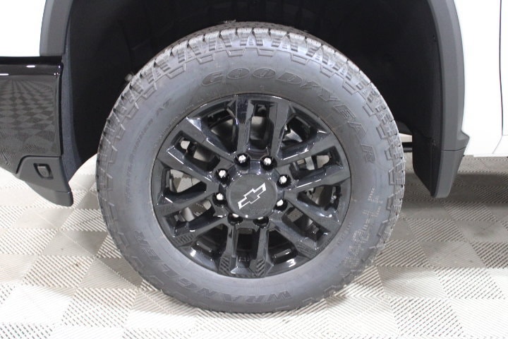 2026 Chevrolet Silverado 2500 HD LTZ - Photo 44
