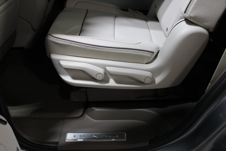 2027 GMC Yukon Denali - Photo 63