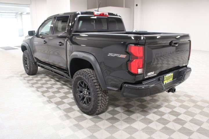 2025 Chevrolet Colorado ZR2 photo 2