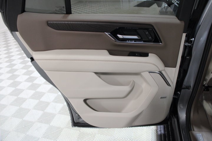 2027 GMC Yukon Denali - Photo 24