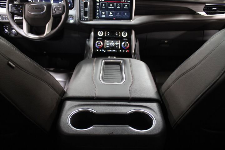 2024 GMC Yukon XL Denali - Photo 32