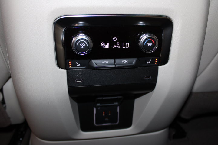 2027 GMC Yukon Denali - Photo 26