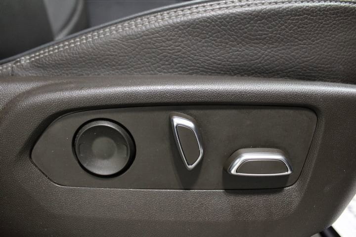 2023 GMC Yukon Denali - Photo 24