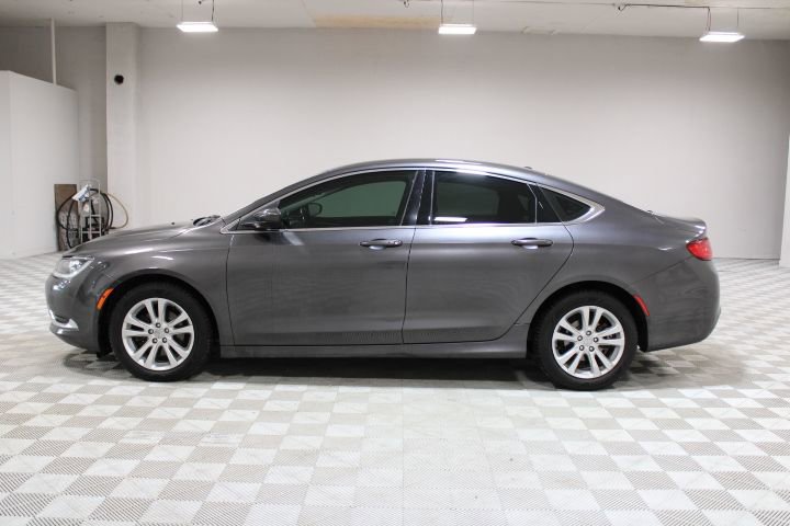 2015 Chrysler 200 Limited photo 3