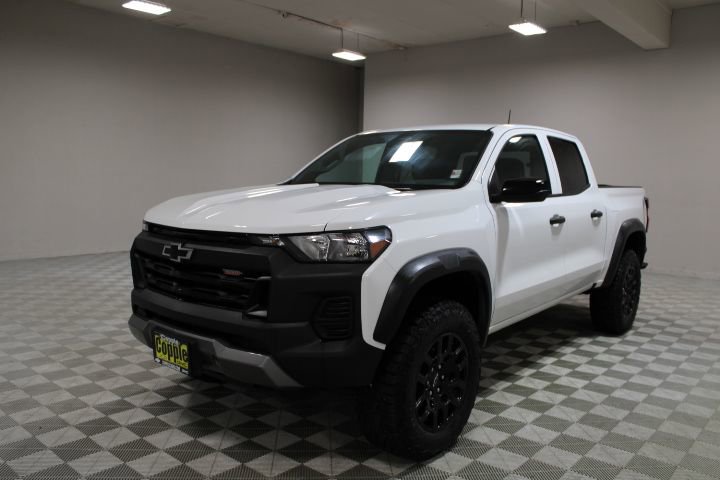 2024 Chevrolet Colorado Trail Boss photo 3