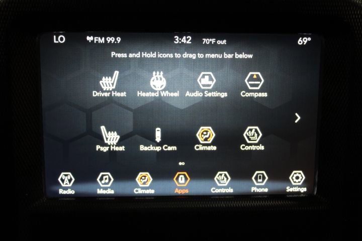 2018 Jeep Wrangler Unlimited Sahara photo 2