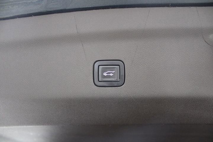 2021 GMC Yukon Denali - Photo 17
