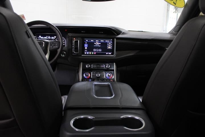 2021 GMC Yukon Denali - Photo 32