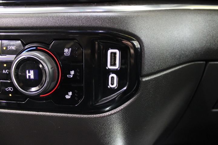 2025 Chevrolet Silverado 1500 LTZ - Photo 39