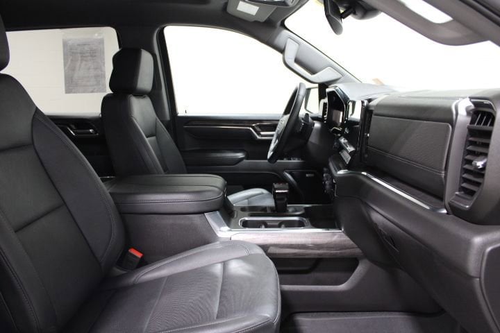 2025 Chevrolet Silverado 1500 LTZ - Photo 27