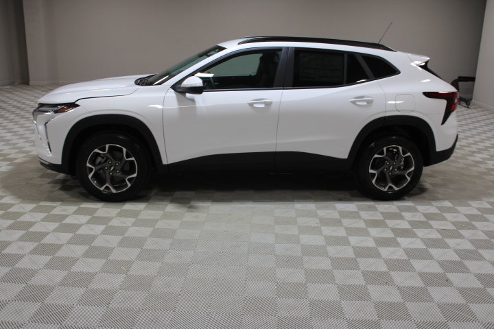 2026 Chevrolet Trax LT - Photo 8