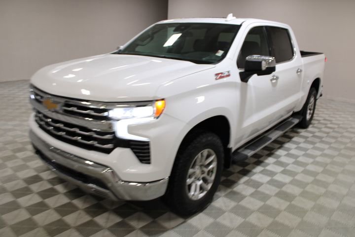 2023 Chevrolet Silverado 1500 LTZ photo 2