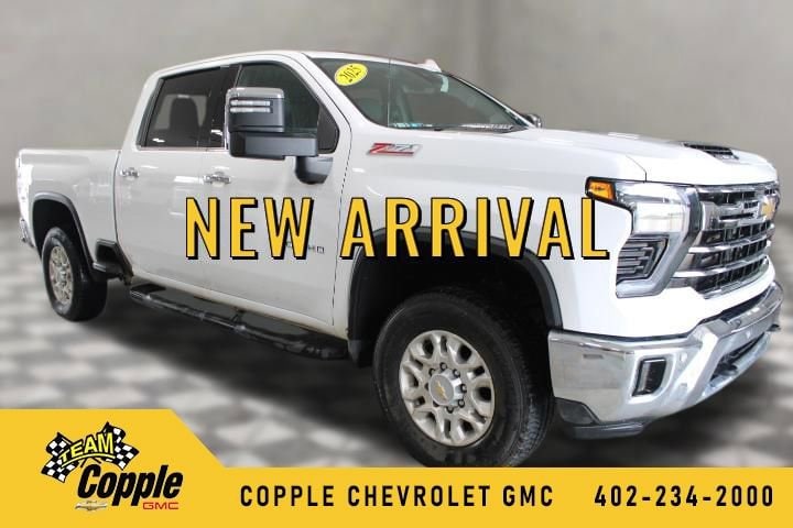 2025 Chevrolet Silverado HD's photo