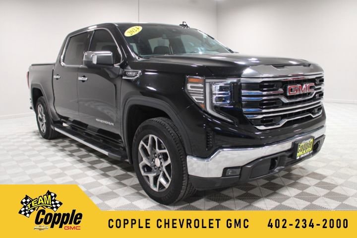2024 GMC Sierra 4WD Crew Cab Short Box SLT's photo