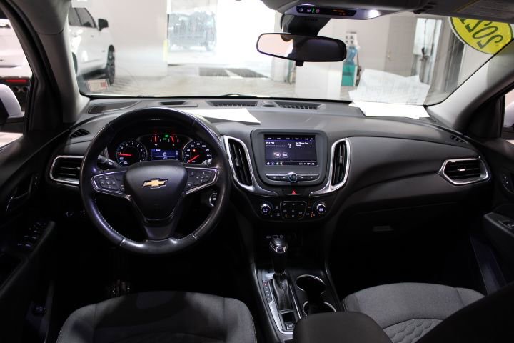 2021 Chevrolet Equinox LT photo 2