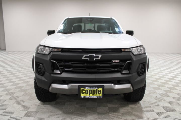 2024 Chevrolet Colorado Trail Boss photo 2