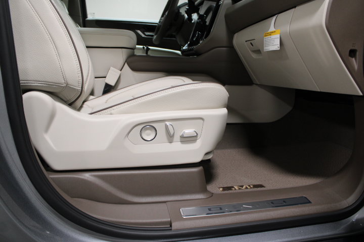 2027 GMC Yukon Denali - Photo 29