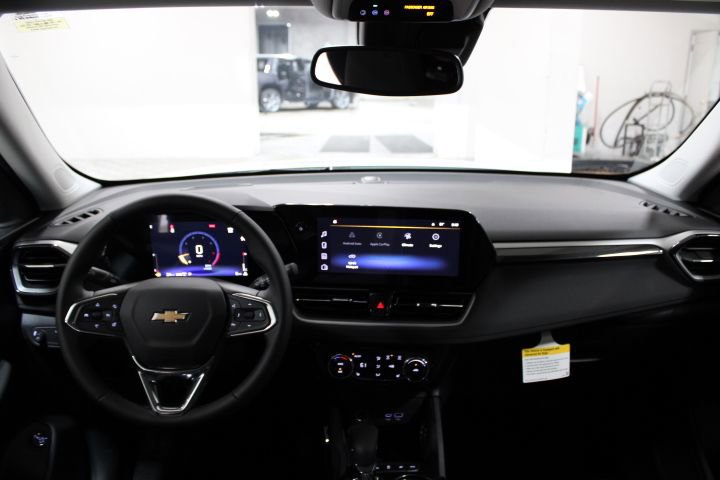 2026 Chevrolet Trailblazer LT photo 2