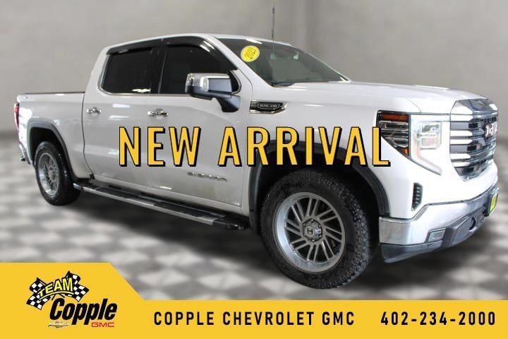 2023 GMC Sierra 4WD Crew Cab Short Box SLT's photo