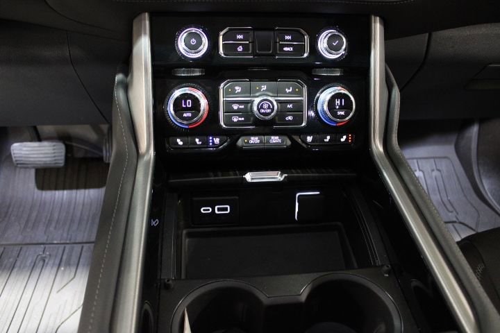 2024 GMC Yukon XL Denali - Photo 36