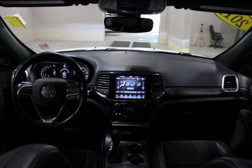 Used 2019 Jeep Grand Cherokee Altitude SUV