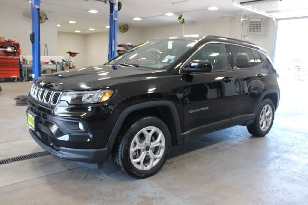 Used 2025 Jeep Compass Latitude