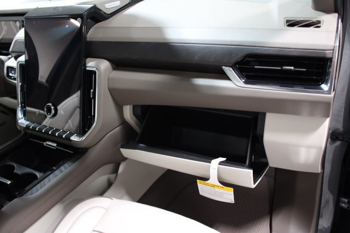 2027 GMC Yukon Denali - Photo 30