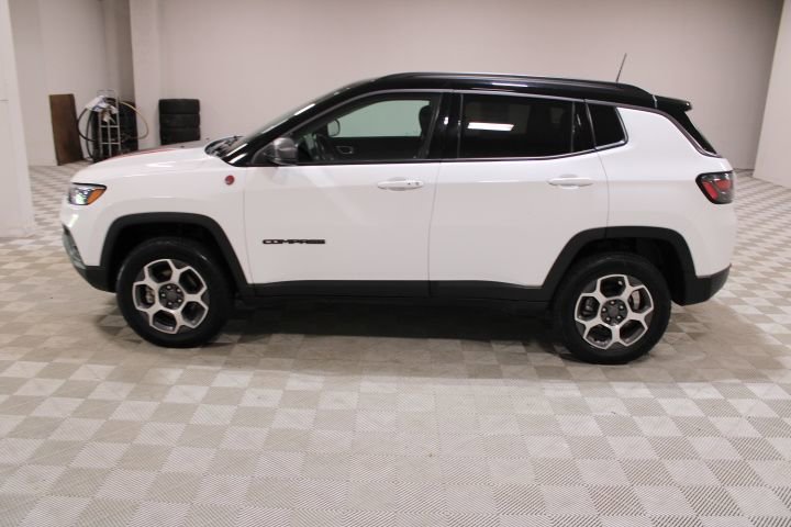 2022 Jeep Compass Trailhawk photo 2