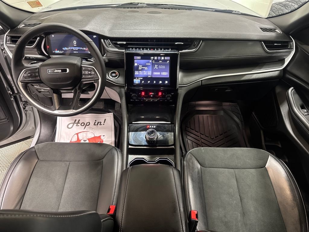 Used 2025 Jeep Grand Cherokee Altitude