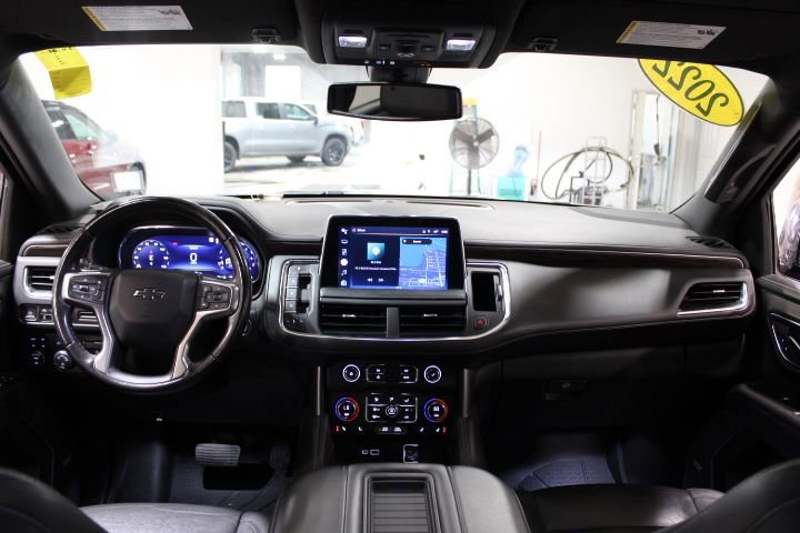 2022 Chevrolet Suburban Z71 photo 2