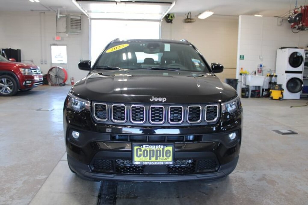 Used 2025 Jeep Compass Latitude