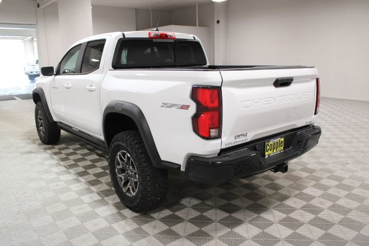 2025 Chevrolet Colorado ZR2 photo 2