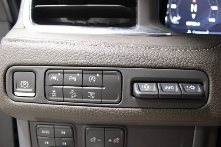 2023 GMC Yukon Denali - Photo 38