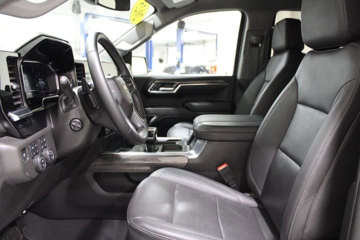 2025 Chevrolet Silverado 1500 LTZ - Photo 20