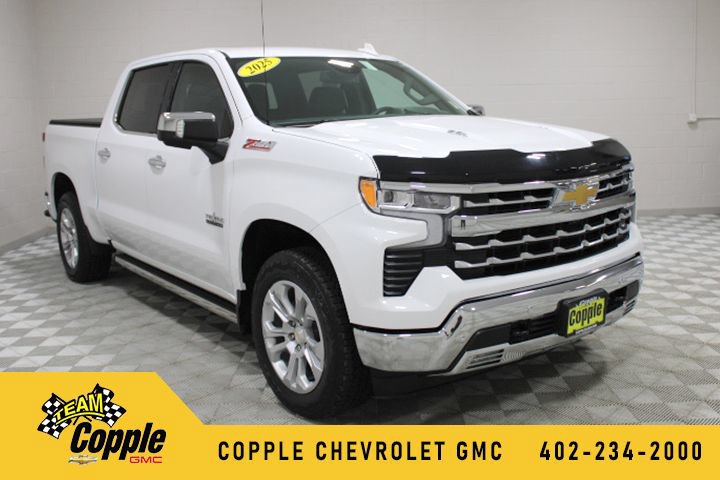 Summit White 2025 Chevrolet Silverado 1500 Pickup Truck Four-Wheel Drive Automatic