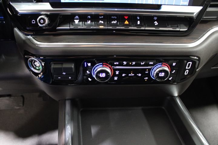 2025 GMC Sierra 2500HD SLT - Photo 27