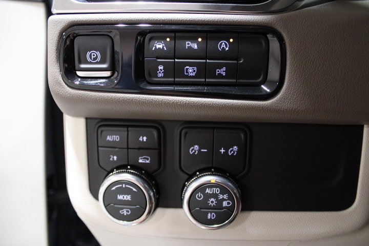 2027 GMC Yukon Denali - Photo 42